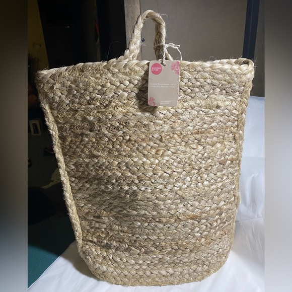 Summer & Rose hanging baskets - Picture 6 of 7